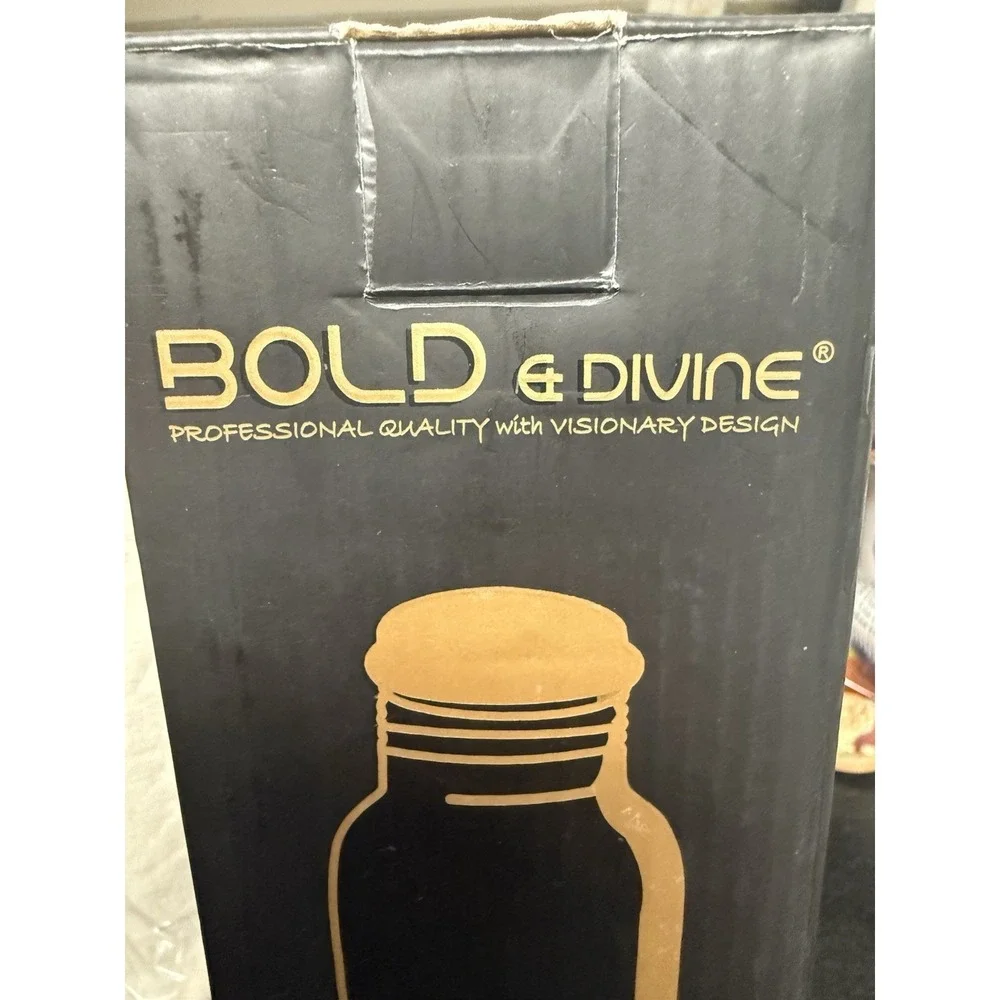 Bold & Divine Premium 32oz Pure Copper Water Bottle for Drinking Never Opened